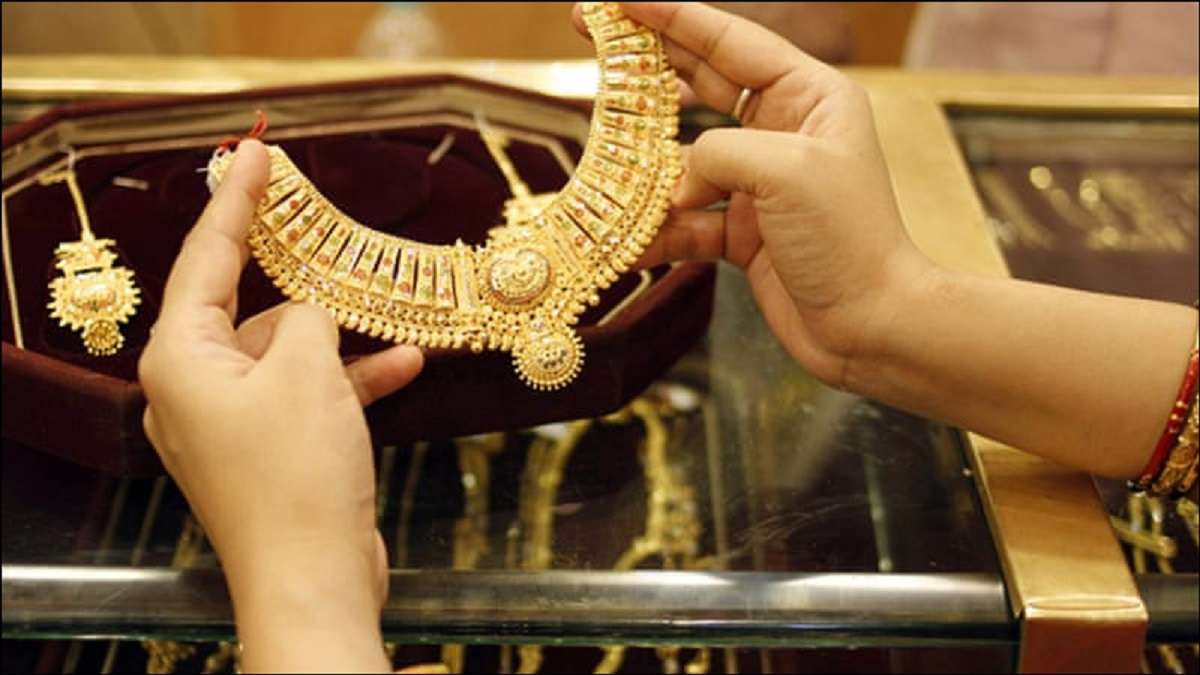 Gold Price Rate 2023 : सोना मिल रहा है 2700 रुपए सस्ता, फटाफट कर ले सोने की खरीदारी